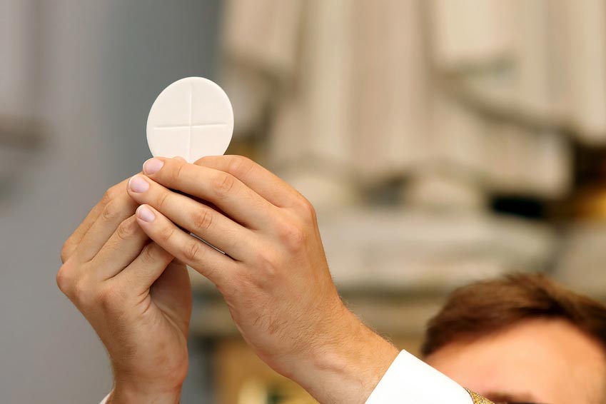 MESSE D’ACTION DE GRACE A L’OCCASION DU DEPART DES SERVANTES DE MARIE. MESSE D’ACTION DE GRACE A L’OCCASION DU DEPART DES SERVANTES DE MARIE.